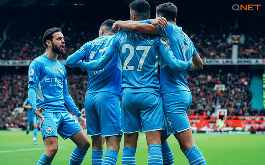 Manchester-City-players-celebrating-a-goal