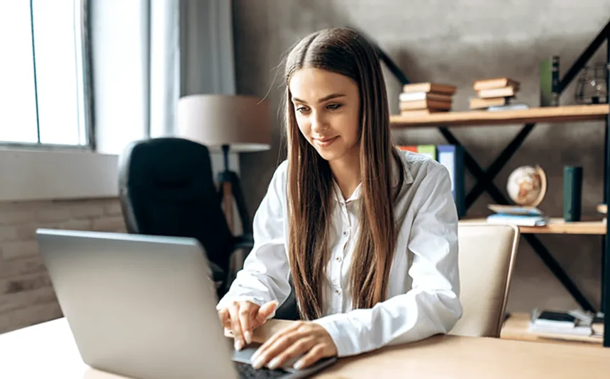 A young woman entrepreneur imbibing QNET's self development lessons