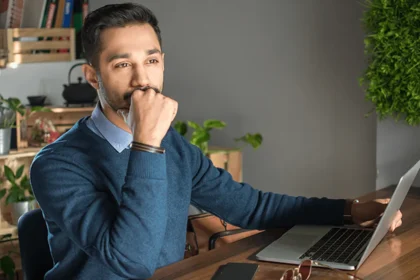 A young direct seller thinking