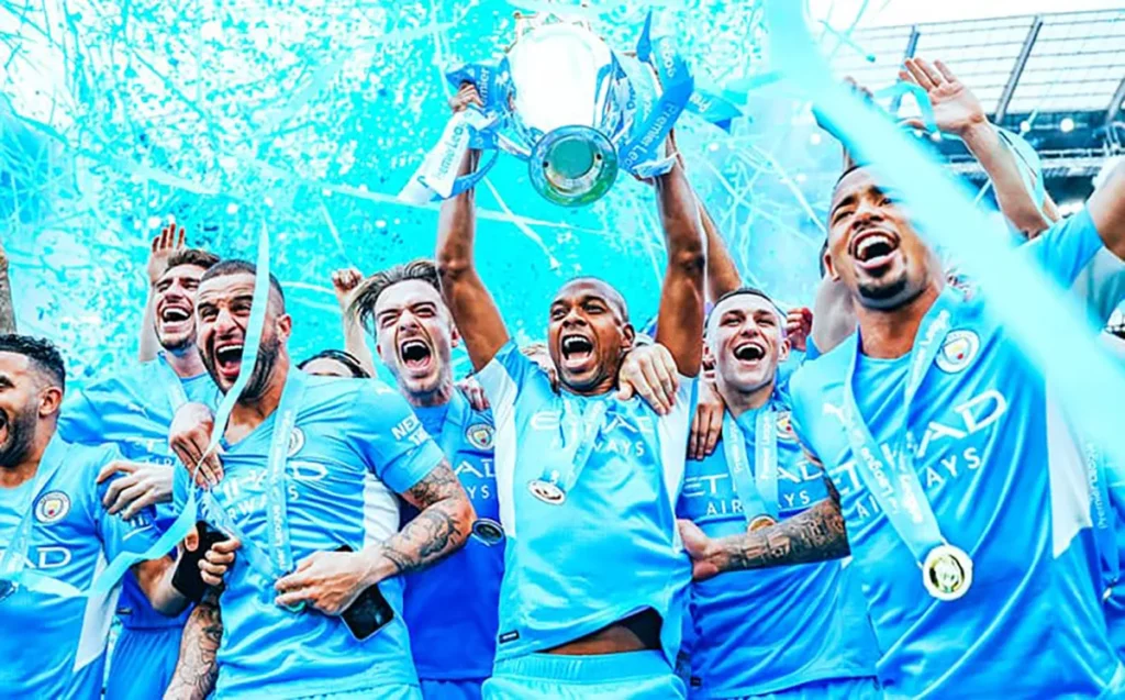 Manchester-City-players-lifting-the-Premier-League-title