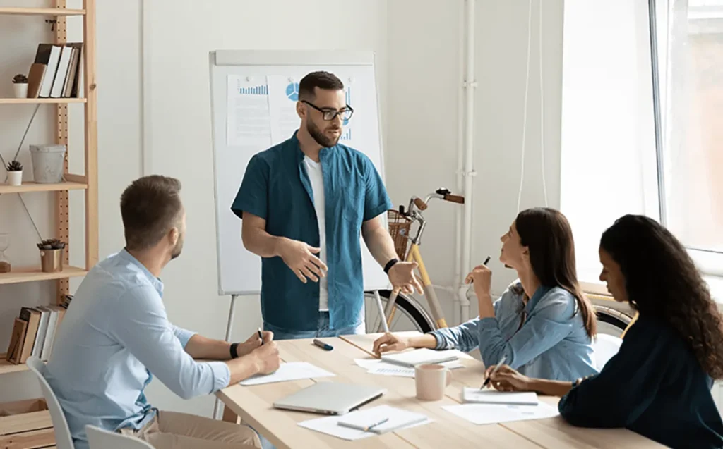 QNET direct seller presenting the business model
