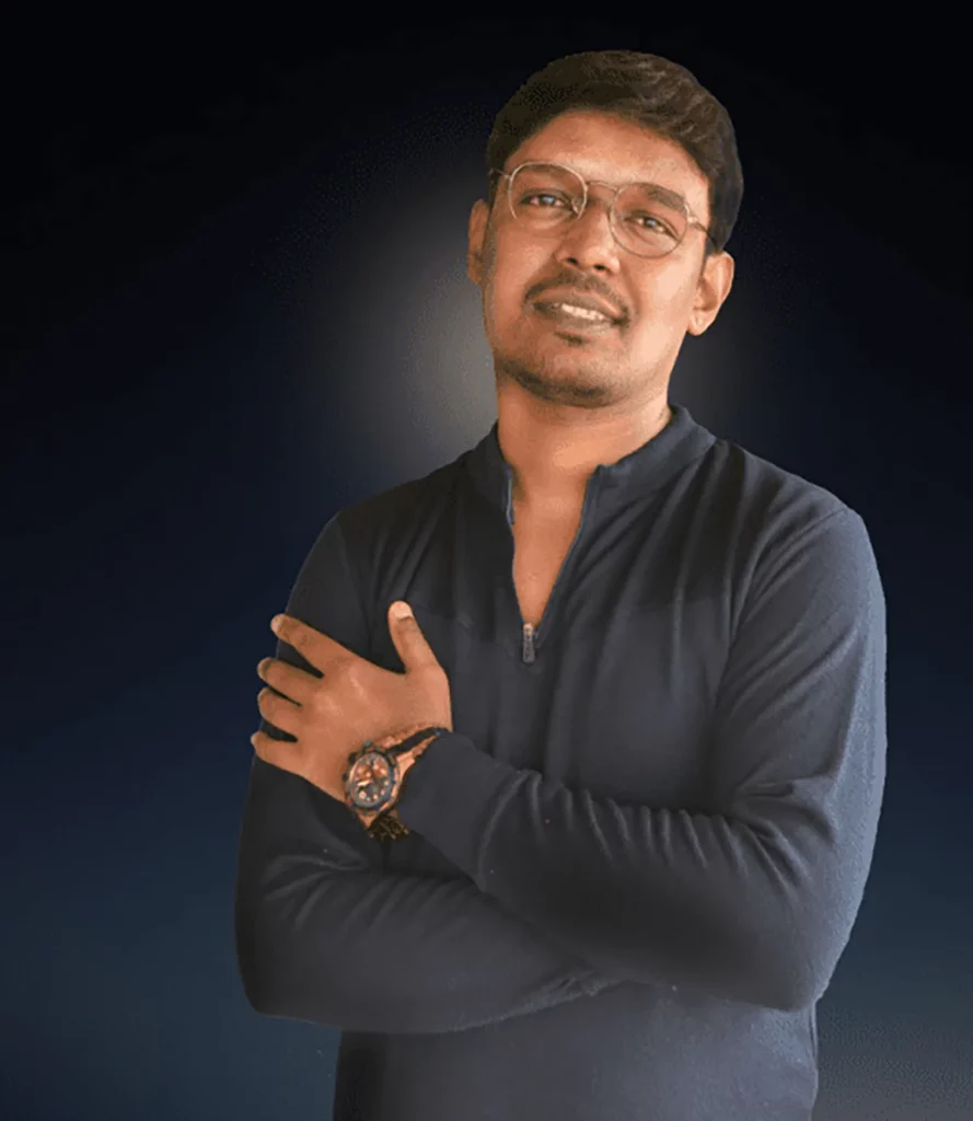 A participant of the I Love QNET contest with his Chairose watch